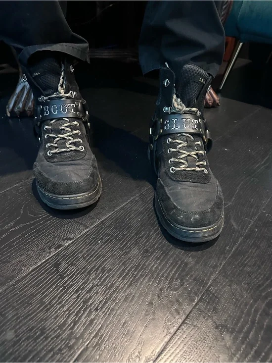 Boot accessory straps